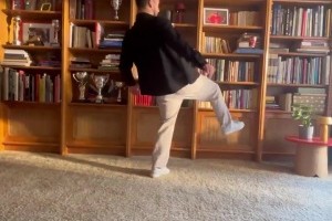 大发官网|大发体育|大发娱乐场|dafabet中国|大发体育官方网站|www.dfa678.com-就这么轻松34岁已退役的阿扎尔颠啤酒易拉罐，连颠14下